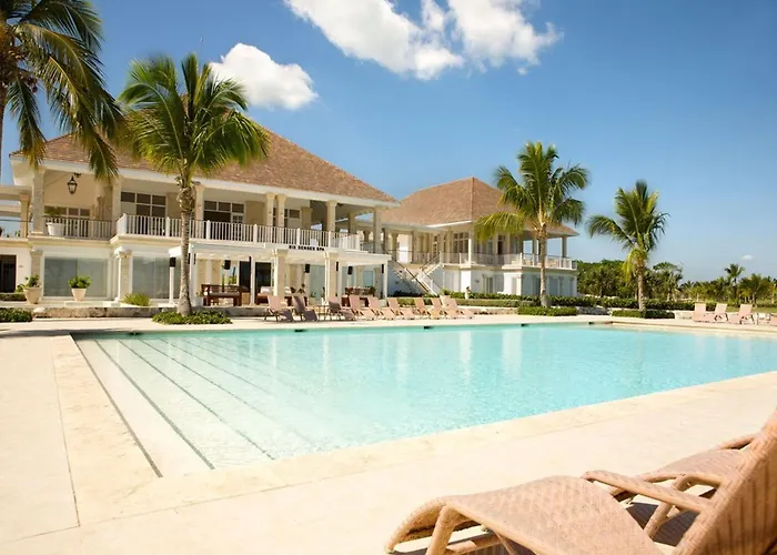 Central hotel: Tortuga Bay